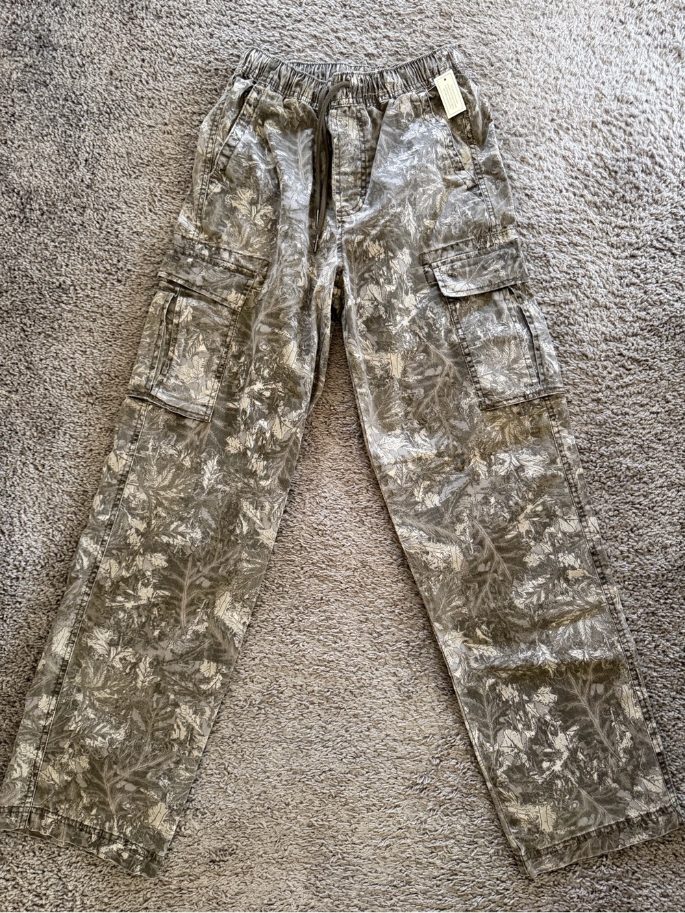 Olive Green Printed Cargo Pants - Casual Utility Style